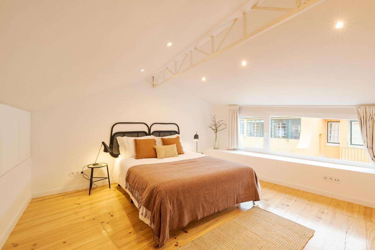 The Yellow House Spacious Duplex In Prazeres District Lisboa Εξωτερικό φωτογραφία