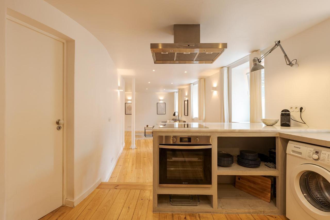 The Yellow House Spacious Duplex In Prazeres District Lisboa Εξωτερικό φωτογραφία