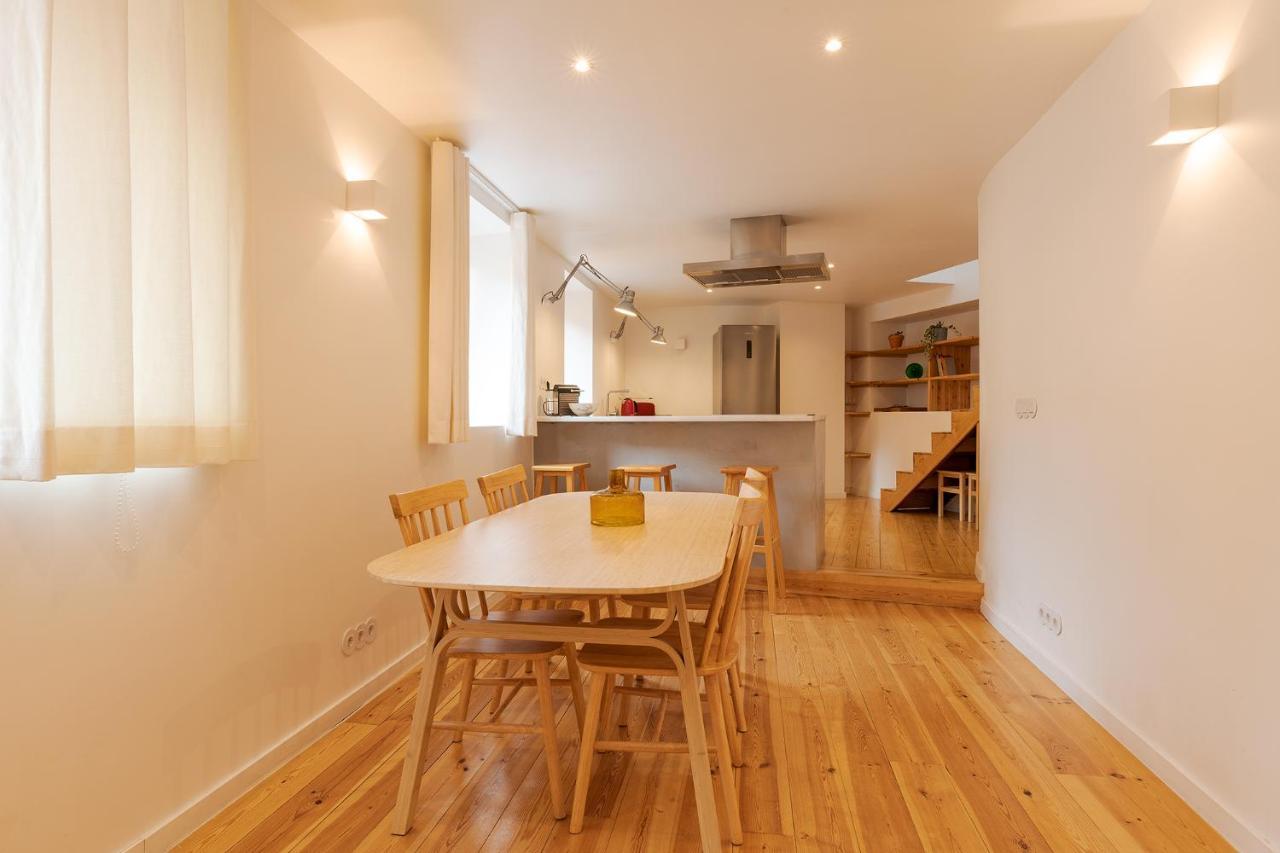 The Yellow House Spacious Duplex In Prazeres District Lisboa Εξωτερικό φωτογραφία